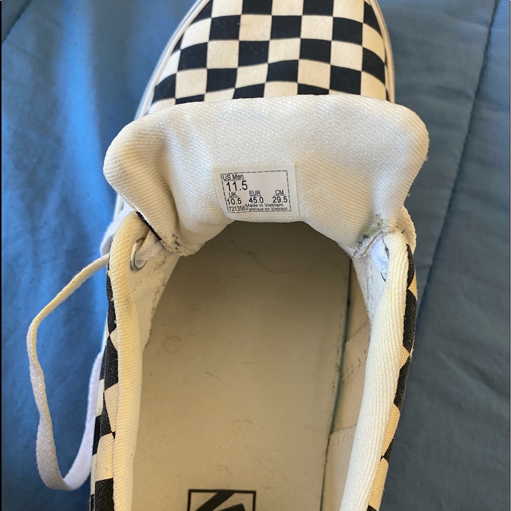 It’s brand new. Never Worn! - Picture 5 of 5